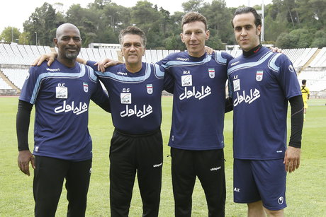 کادر فنی تیم ملی در تمرین سپاهان